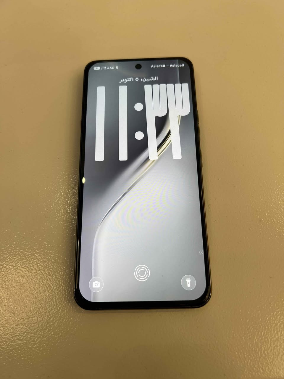كامون 40 بريمير 5G • ٢٤ رام • ٢٥٦ تخزين