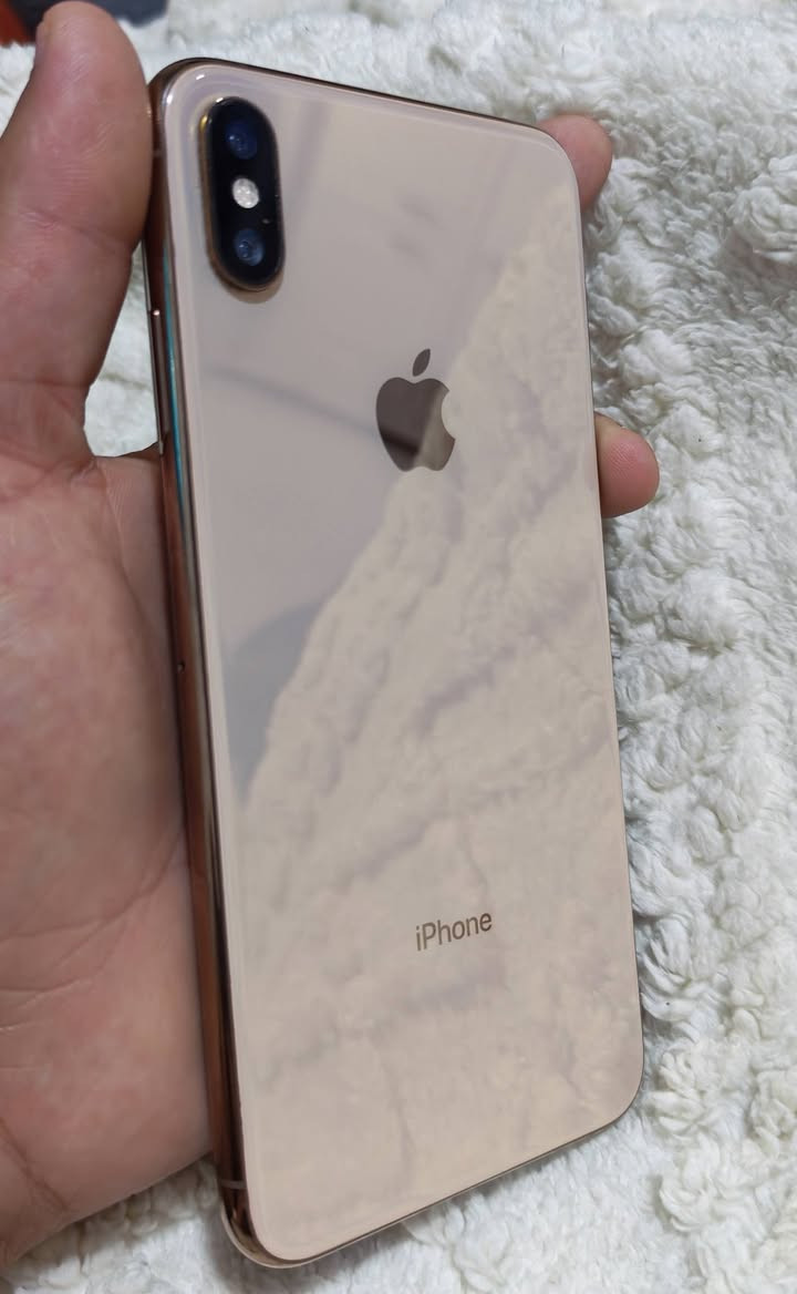 ايفون اكس اس ماكس
xs max
ذاكره256
بطاريه 73
نظيف جدا 
فقط الكامره الاماميه والخلفية 
يرادلها تنظيف
والشاشه يرادلها كبس
السعر 175وبي مجال بسيط
الرقم *********** واتساب
مكاني بغداد الحريه
