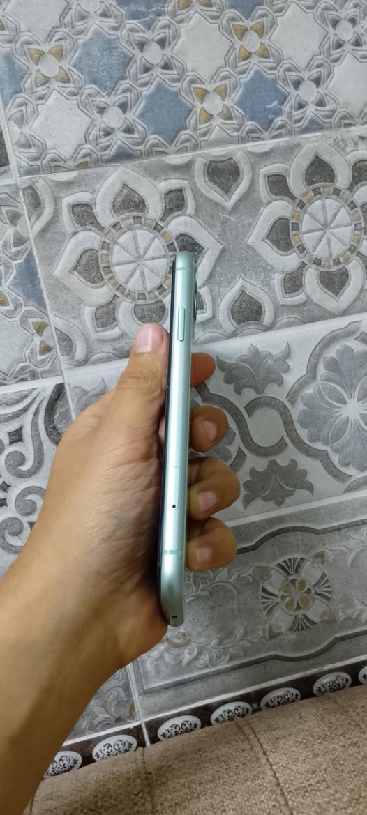 آيفون ١١ • ١٢٨ • بطاريه ٨٣٪