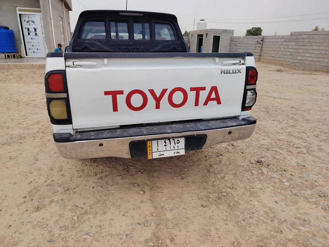 *تويوتا هايلوكس للبيع*
*بيك اب - دبل غمارة - الشاصي المرغوب*

الموديل: 2015
المحرك: 2.7 VVT-i - بنزين 2700 EFI
الكير: اوتوماتيك
الدفع: 2 ويل 
اللون: ابيض
الرقم: بغداد
المكان: ديالى - جلولاء

*المواصفات والاضافات:*
- دبل غمارة 4 ابواب
- ويل كب حجم كبير بلادي
- دعامية امامية  TOYOTA اصلي + لدات نهارية
- مرايا كهرباء مع اشارة
- بدي خلفي مغطى + مصد خلفي نيكل
- تخم تايرات جيد
- خطوط جانبية بلادية

*حالة السيارة:*
السيارة من الصور نظيفة وشاصيها المرغوب19 الطويل، ماشية *206,536 كم* فقط حسب الدشبول.
البنيد بيه فطر بالصبغ مثل ما واضح بالصور بسبب الشمس، السيارة بيه بارد حسب سونار 
السيارة جاهزة وما بيها نقص كير ومحرك بشرط ، تشتغل وكلشي على وضعها.

*السعر: [ 225 ]*
*للاستفسار والاتصال: [ *********** ]*
