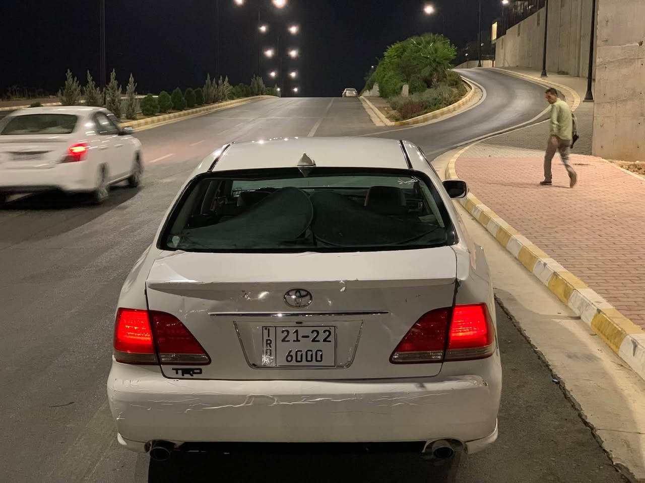 به ناوى خواى گه وره 
خوار هه مو بازار 
شاهينه ٢٠٠٥ 
١٨٢
رؤيال ى ناو ره ساسى 
براوه براوه 
گيرو مه كينه ى بئ عه يب 
سه قفو كه فه رو شانسى به شه رت 
كؤدى هه يه 
ده عمي قورسو وه رگه راوى نيه 
قفلو كؤتاى ٣٥ وه ره قه 
قيستو قه رزو ئالو گؤرم نيه 
شوين سليمانى 
***********
