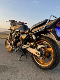 CB400 • للبيع