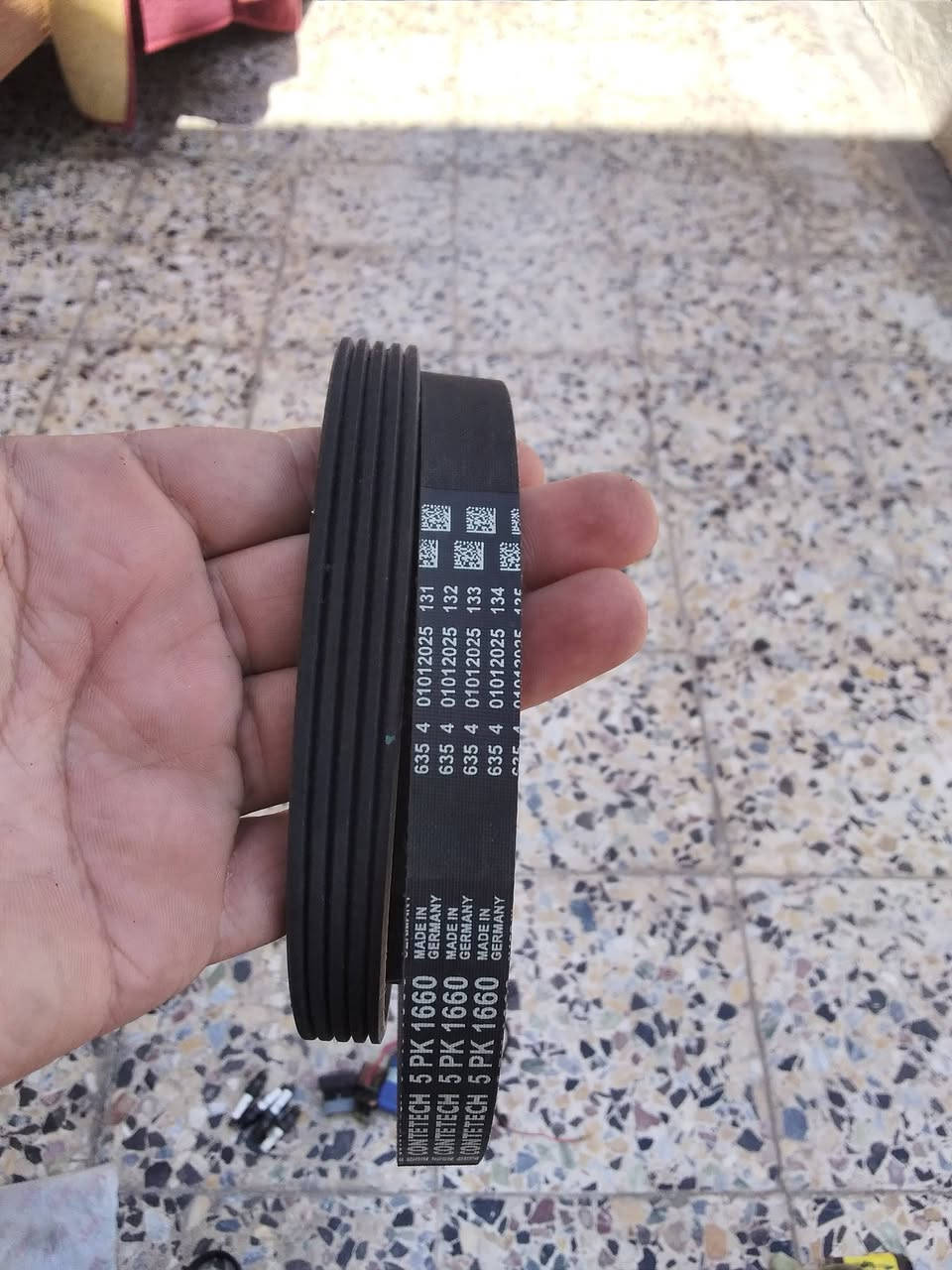 السلام عليكم غراض البيع كلشي على ٥ الف فقط الهورنات ١٠ الف مكاني الشعب ***********

