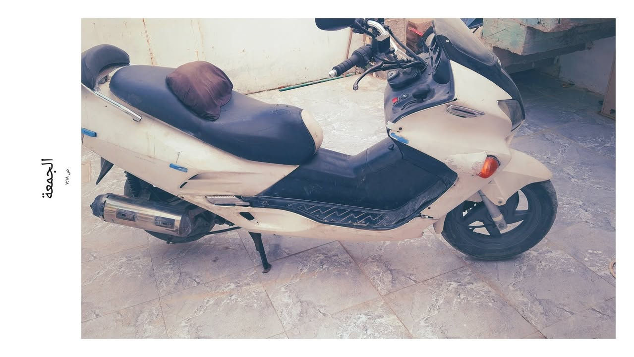 فورزه 0/6
كامله البيع سعر ٤٠٠ بيها مجال بصيط 
عنوان ديالى التحرير 
***********

نص مكتوب في الصور:
- الجمعة
- ص ٧:١٩
- الجمعة ص 7:18
- ٧:١٨ ص