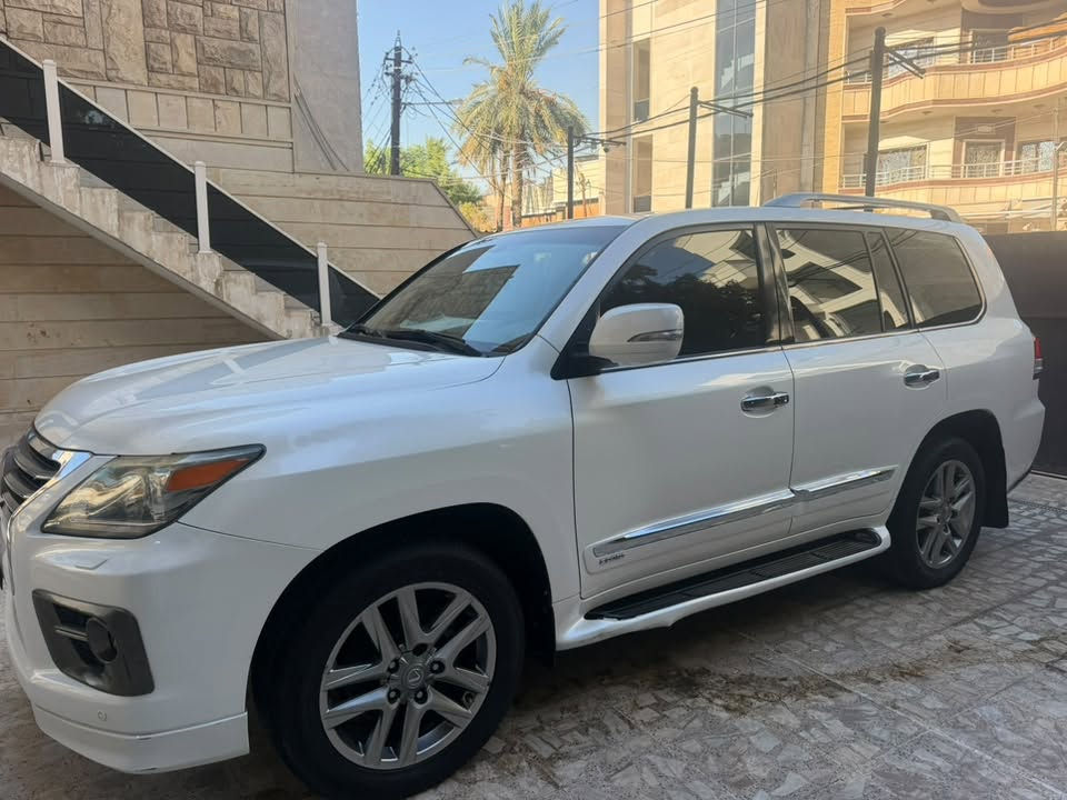 لكزز ٢٠١٢ 
مكفول رقم بغداد مميز اربع ارقام 
السعر٣٣٠
المكان بغداد 
للتواصل ***********
