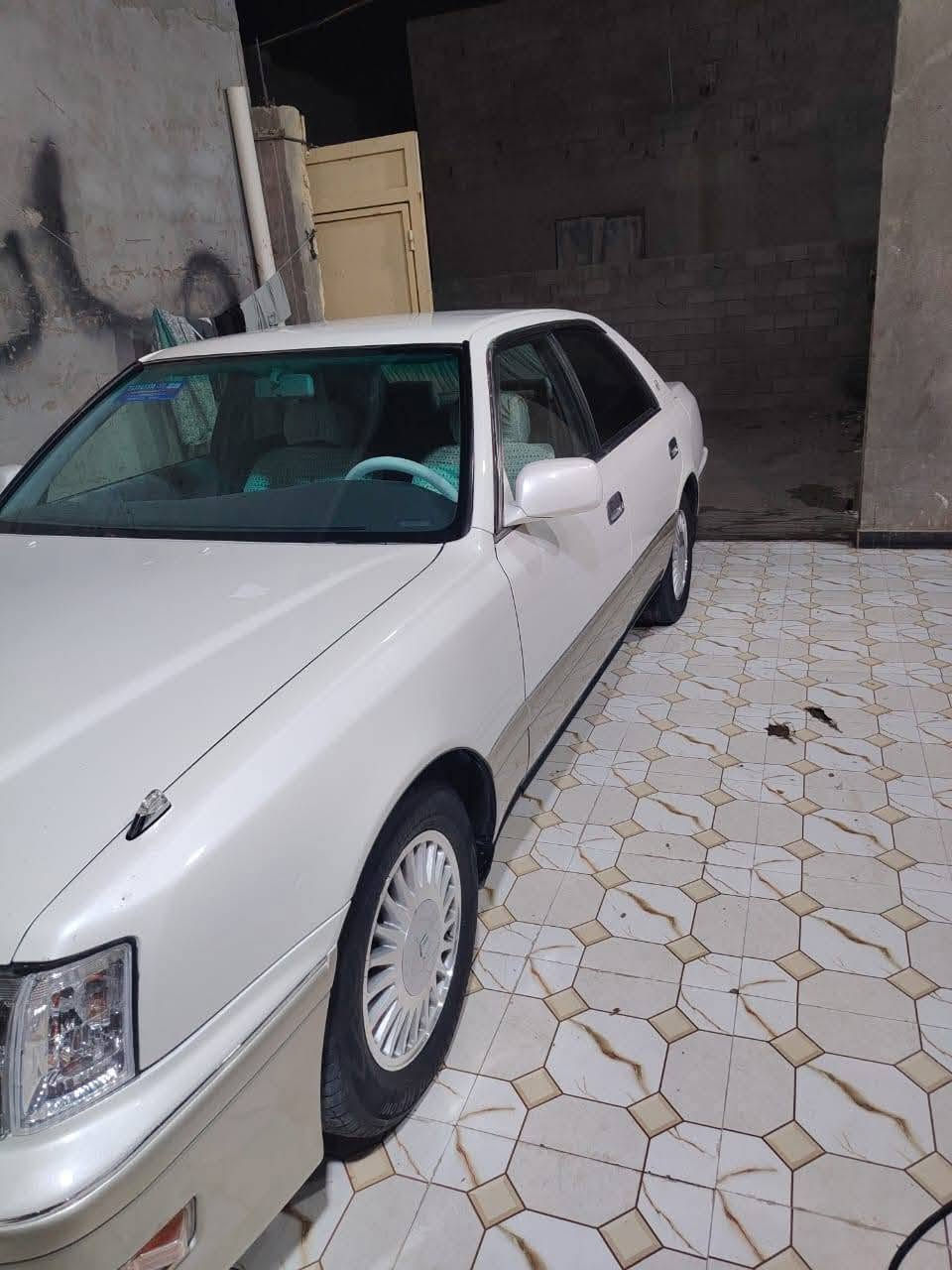 سلام عليكم سياره البيع راس الثور سياره جديده كير ومحرك وتخم تايرات سياره كفاله عامه كهربايات كلهه شقاله حداده 100/100سياره خير من الله رقمهه بصره مشروع وطني وسعر 112وبيهه مجال رقم الهاتف***********
