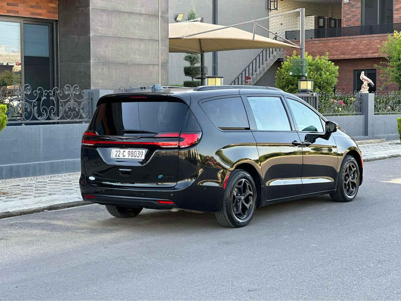 Chrysler Pacifica S E-Hybrid 2021 ‎كرايسلر باسفيكا بلک ان هايبرد – بنزين – Plug-In ‎المواصفات ‎محرك 6 سلندر 3600 كير ماوس ابواب و كشنات كهرباء ‎ بانوراما بصمة تشغيل هندبريك بصمة تشغيل عن بعد تبريد و تدفئة بالكشنات و ستيرن 3 شاشات رادار جانبي أبواب جانبية كهرباء (تحكم ريموت)  صندوق كهرباء شفط رادار أمامي وخلفي كشنات VIP منفصلة تنبيه الخروج عن المسار تبريد مركزي (ثلاث مناطق) کامرات داخلی و خارجی و خزن رقم اربيل و باسمي ‎سیارە بس بونیت مرشوشە بخ بدون دواخل بدون ارباکات 2C4RC1S78MR500188 رقم شاصي ‎رقم اربیل و باسمی ‎سعر 241 ورقە ومجال ‎واتساب ***********  ‎واتساب *********** Chrysler Pacifica S E-Hybrid 2021 ‎فول مواصفات هایبرید و کارەبایی و بەنزین  ‎بانوراما بەسمە کوشن جلد خەزن سارد و گەرم کامیرای ناو سەیارەکە و دەرەوەی سەیارەکەی هەیە کوشن ڤی ای پی سیاحی تبرید مرکزی 3 شاشە دەرگا کۆنترول کارەبایی راداری پێش و تەنیشت خەتی جادە هەرچی مواسەفاتە تێیدایە رەقەم هەولێرە و بەناوی خۆمە ‎بەس بۆنیتی پەمپە بێ ژۆرێ بێ ارباگ ‎سعری 241 وەرەقە و مجال ‎واتساب ***********  ‎واتساب *********** أربيل, العراق
