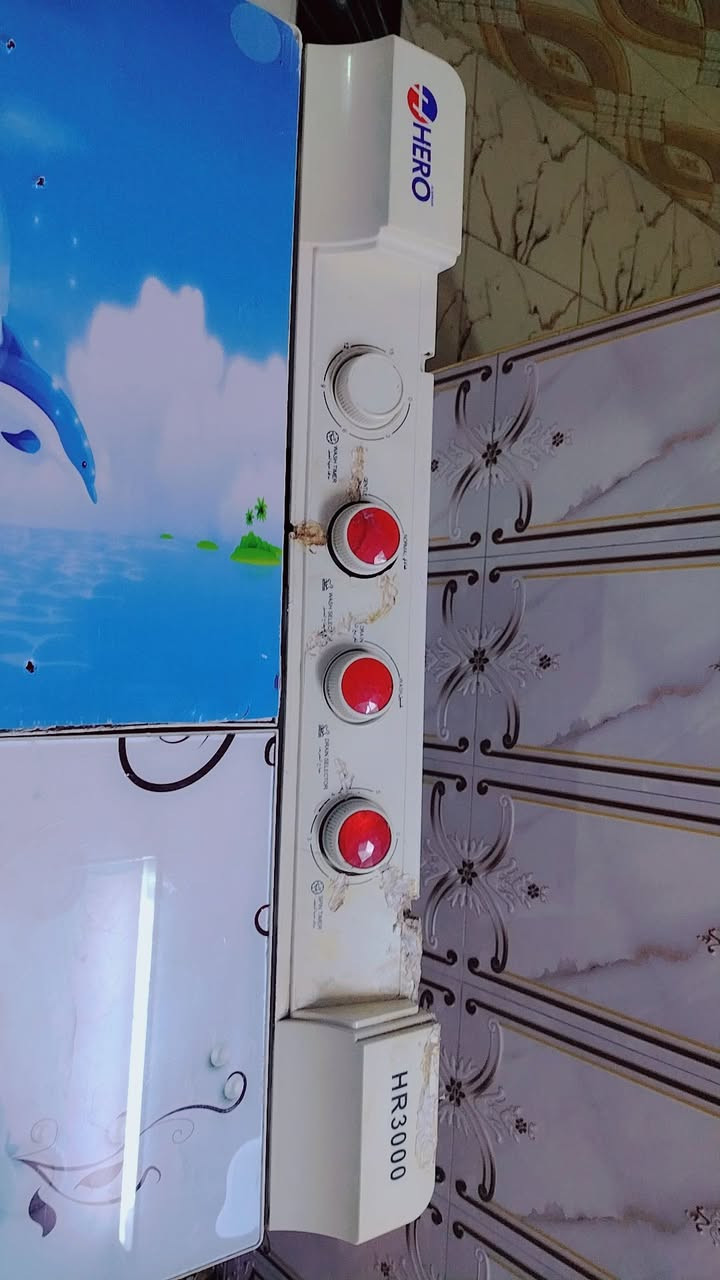 غسالات اثنين حجم كبير وحده اسمه هيرو حجم ٢٦كيلو بيع ٨٥وبيه مجال والثانيه هيتاشي الحجم الكبير ٢٦كيلو بيع ٩٠وبيه مجال بسيط والثالثه ابلازمه نوشبنال بدون قبق النشافه حجم ١٤كيلو بيع ٧٥ وبيه مجال بسيط والرابعه توشيبا ١٢كيلو بيع ٧٠ وبيه مجال بسيط كولهن شغالات مال ابيوت نضافه فول هاتف*********** بيه واتساب الي يريد يحجز اي وحده منهن
