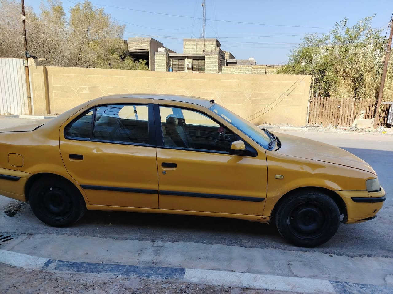 سلام عليكم
سياره سمند2012 بلاديه لاصبغ ولاتبديل تبريده ثلج كهربائي كله شغاله سيارة خير من الله تايرات جداد  مطلوبه هيه سنويه منتهيه ريده 38 العنون بغداد البلديات رقمي  تصال وتساب ***********
