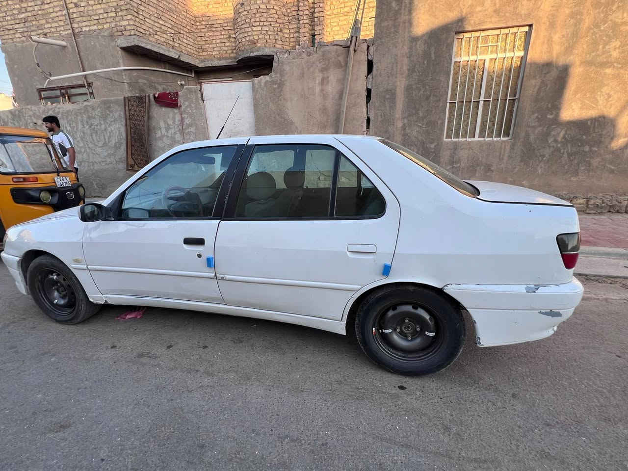 بيجو 306 • رقم بغداد • قطعتين صبغ