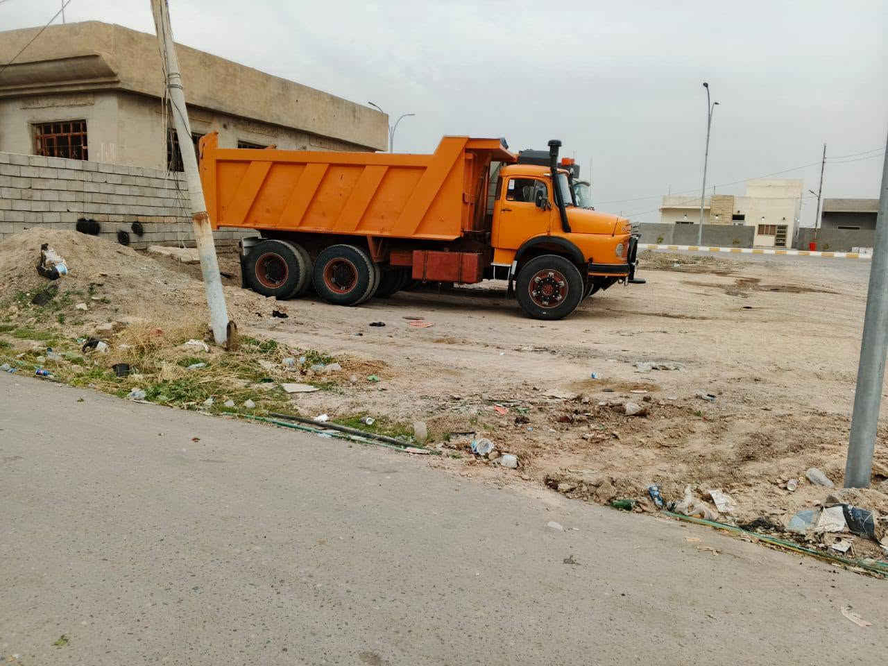 للبيع اقجم موديل 82 كير90 مجموعه GF ج إف رباط 24 محرك عادي مجفت جديد سايز 20 سياره معمره جديد حداديه وسمكره تبريد سياره باسمي ***********

