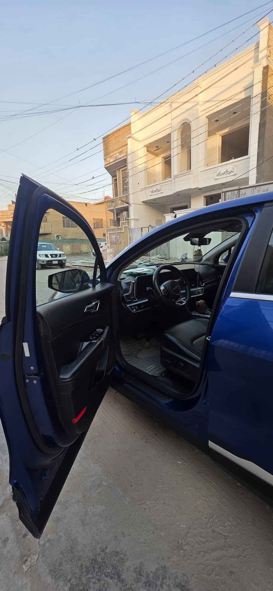 السلام عليكم سبورتج ٢٠٢٣ نص فول بصمة تحكم وباقي المواصفات السيارة جاهزة بانزين كلة محسن دهن عند الحسام ابو الضمان طخم تاير جديد حادثها موضح بالصور مابيها صبغ فقط تعديل بارد بدون ايرباك  بأسمي ماشية ٥٠الف مكان السيارة بغداد حي اور السعر ١٨٧ وبيها مجال 
الاتصال *********** بغداد, العراق
