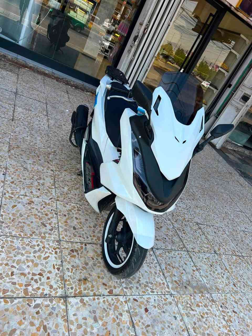 pcx جيل رابع للبيع مكاني مدينة الصدر السعر ١٧ وبيها مجال
***********
