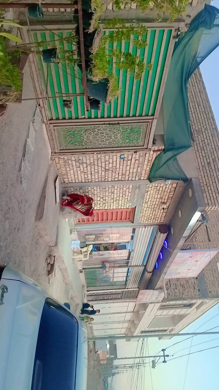 يا الله دار للبيع ركن 250 م حي صحفين على شارع 50 واجهت البيت 20 متر ركن المدرسة الابتدائية باقر العلوم محلات تجارية 2 غرفه نوم صاله كبيره ستقبال ومطبخ حمام 2 منور2 حديقة 2 كراج للستفسار على رقم واستاب ***********
