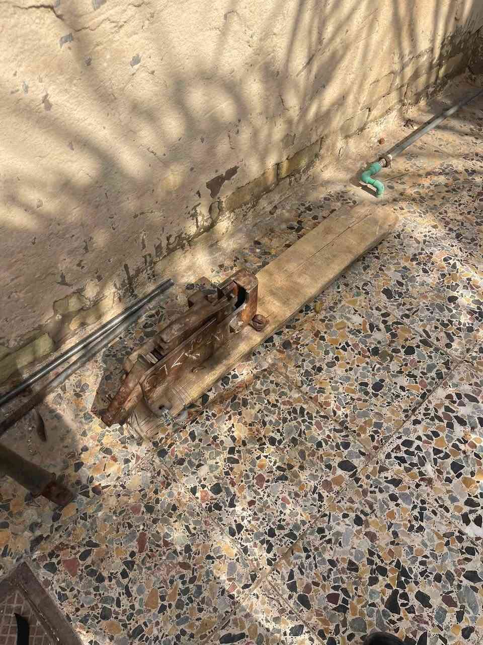 مكص للبيع بغداد جسر ديالى القديم 
***********
