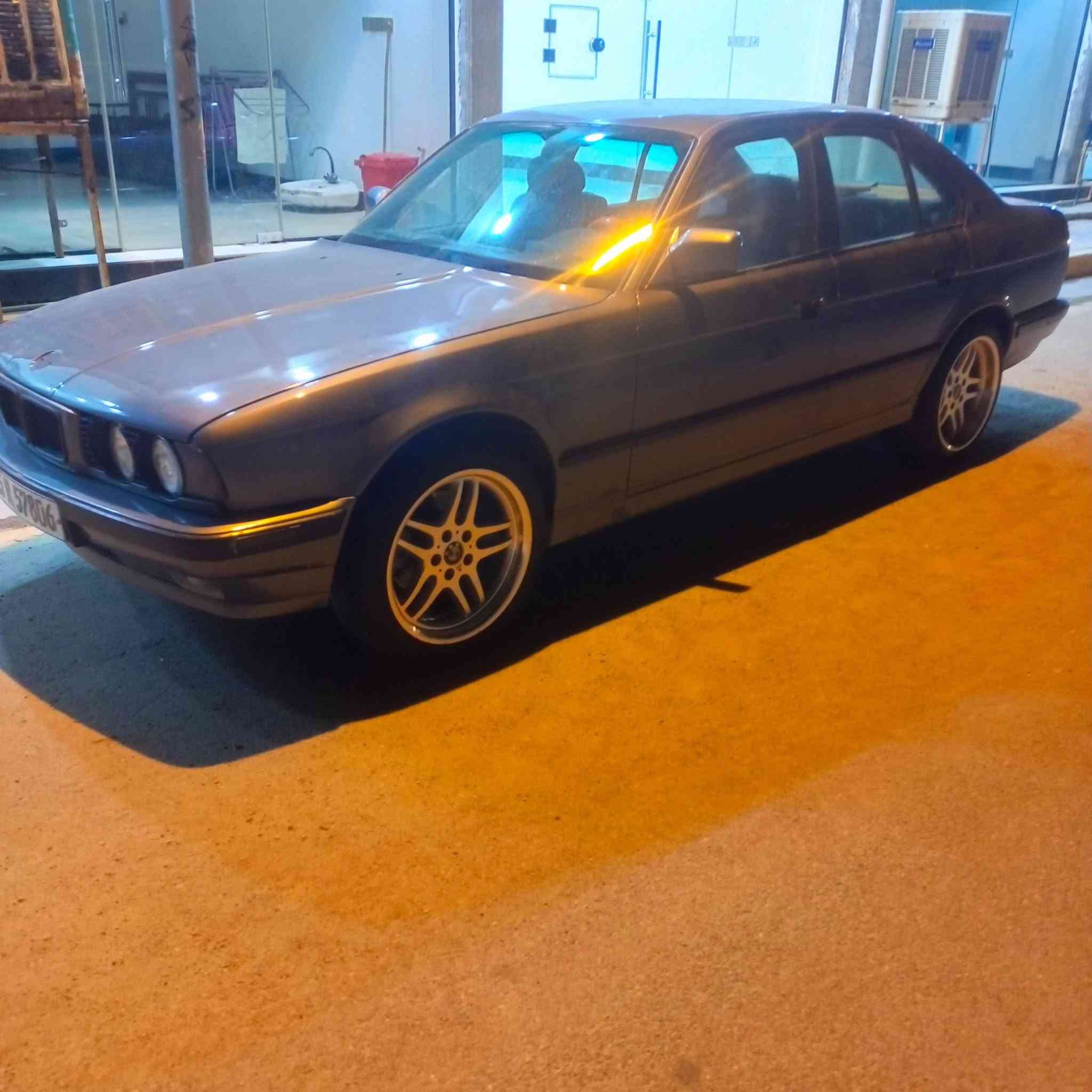 بي ام دبليو 530  V8موديل1992 تبريد شغال سياره مصبوغه عام رقم الهاتف ***********
