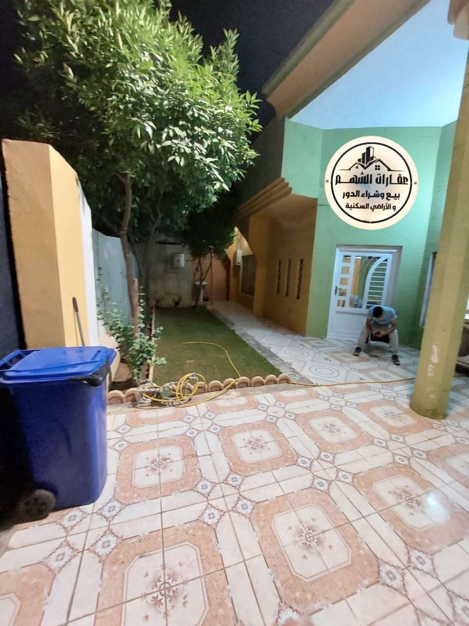 دار للبيع
حي الفراز قرب شارع المشجر 

يتكون من (4)غرف 

الشارع (10) 

للاستفسار 📞 (***********)

عقارات الشهم سامراء شارع (2000)
