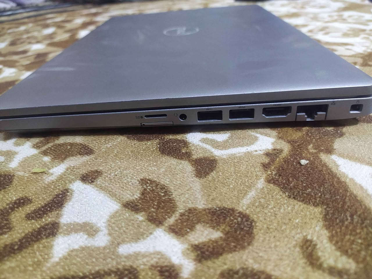 لابتوب DELL Latitude 5410 بحالة ممتازة + ملصقات مميزة مجاناً! 🚀لعشاق الأداء السريع والعملي، معروض للبيع لابتوب DELL 5410 الغني عن التعريف، يجمع بين القوة والمتانة والتصميم الأنيق. اللابتوب مثالي جداً للدراسة، العمل المكتبي، البرمجة، وتصفح الإنترنت بسلاسة تامة
⚙️ المواصفات الفنية للجهاز:المعالج: Intel Core i5 (الجيل العاشر) أداء قوي وسريع جداً.الذاكرة (RAM): [: 8 جيجابايت] DDR4.الهارد (التخزين): [ 256 جيجابايت] SSD NVMe فائق السرعة (يفتح الجهاز بثواني).الشاشة: 14 بوصة بدقة FHD مضادة للانعكاس ومريحة للعين.البطارية: ممتازة وتدوم لساعات طويلة من العمل المتواصل.المنافذ: يحتوي على جميع المنافذ الحديثة (Type-C, USB 3.1, HDMI).🔍 حالة الجهاز:نظيف جداً وبحالة ممتازة (أخت الجديد).فحص كامل وشغال 100% بدون أي عيوب أو مشاكل تقنية.📦 الملحقات القادمة مع الجهاز:الشاحن الأصلي من شركة DELL.بقدرة 65 W الحقيبة الخاصة به
💰 السعر: [360 الف ] .
📍 الموقع: [ناصريه].
📞 للتواصل والاستفسار على الرقم: [***********]. ناصرية, ذي قار

نص مكتوب في الصور:
- حول ذاكرة RAM المثبتة ٨,٠٠ غيغابايت السرعة: ٣٢٠٠ ميغا هرتز المعالج Intel(R) Core(TM) i5-10310U CPU @ 1.70GHz 2.21 GHz بطاقة الرسومات 128 MB Intel(R) UHD Graphics مساحة التخزين 238 GB تم استخدام ١٦٨ GB من ١ GB FATMA Latitude 5410 إعادة تسمية هذا الكمبيوتر مواصفات الجهاز نسخ اسم الجهاز FATMA المعالج Intel(R) Core(TM) i5-10310U CPU @ 1.70GHz 2.21 GHz ذاكرة RAM المثبتة ٨,٠٠ غيغابايت (٦,٦١ غيغابايت مستخدم) بطاقة الرسومات Intel(R) UHD Graphics (128 MB) مساحة التخزين 238 GB SSD PC SN530 NVMe WDC 256GB معرف الجهاز 99750EE5-72B2-4B25-BAC5-3D7475A1DE22 معرف المنتج 00330-80000-00000-AA316 نوع النظام نظام تشغيل بإصدار ٦٤ بت ومعالج يستند إلى x64 القلم باللمس لا يتوفر إدخال باللمس أو بالقلم لجهاز العرض هذا