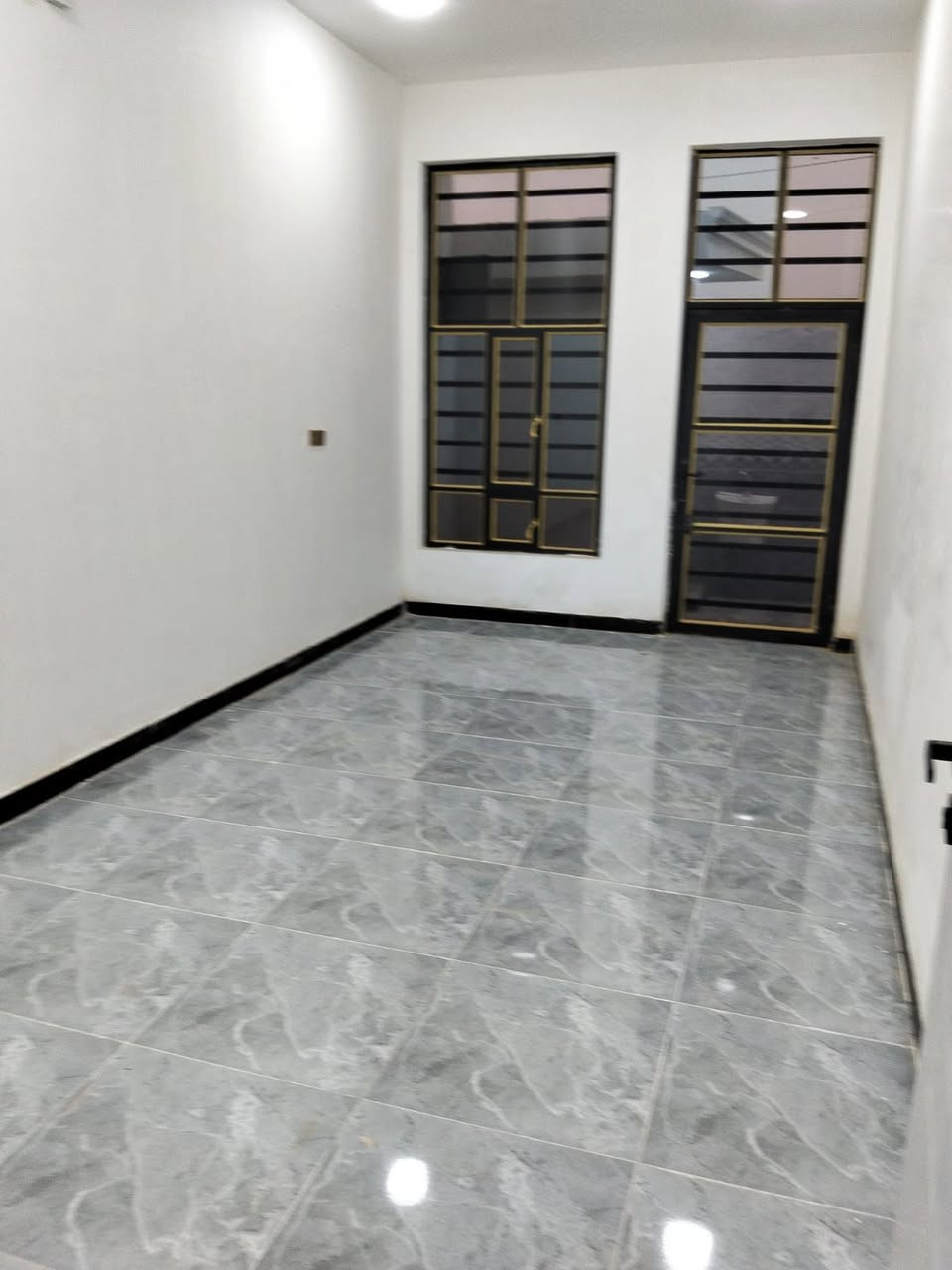 مشتمل طابو صرف للبيع طابق واحد فول 125 متر بل20 جديد زيرو هستوه كمل بناء طابوك اجازه بناء بئسمي السعر 74 بيه مجال بصيط ***********
