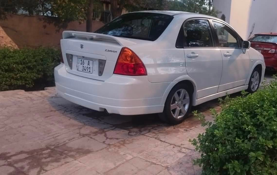 السلام عليكم 
سازوكي ليانه 2006 للبيع 
السياره شاشه وكامره ويل كب
رقم جديد وهزه جديده 
تبريد شغال 
السياره بدون صبغ بس بيه ملاحضات بسيطه 
السعر  62 $ وبيه مجال 
مكان السياره بابل 
للتفاصيل اكثر 
***********
***********
