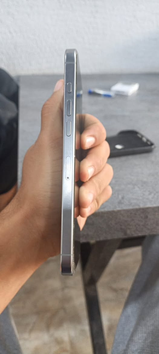 آيفون ١٦ برو ماكس • ٢٥٦ • تيتانيوم