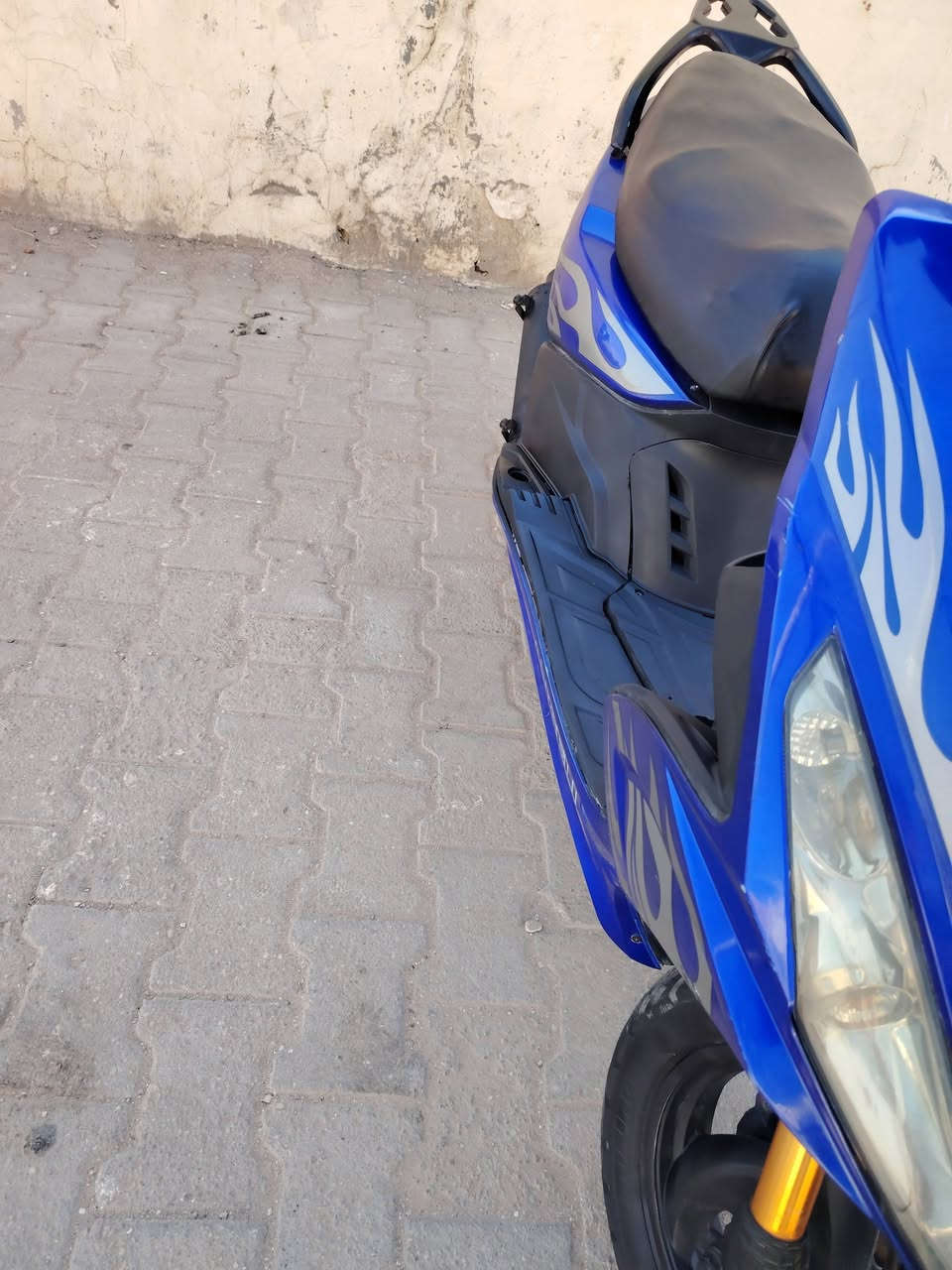 دراجه ماكس مضلع ياباني مامفتوحه شلعه سلف لايتات اشاير *********** كامله من كلشي سعرهه 325 بيه مجال
