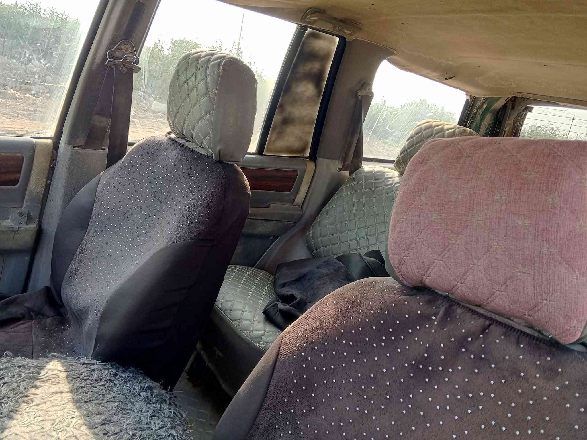 سلام عليكم جيب للبيع موديل ٩٥ سياره تحويل مباشر سنويه ٢٧ راعيه موجود يمي تحويل مباشر مكينه بطه مكينه وكير خير من الله سياره حلوه عوزه ترتيب بسيط كلش نواعم تايرات جدد باتري جديد السعر ٣٠ ورقه وبيها مجال حك الجيه بس مكان واسط كوت ***********
