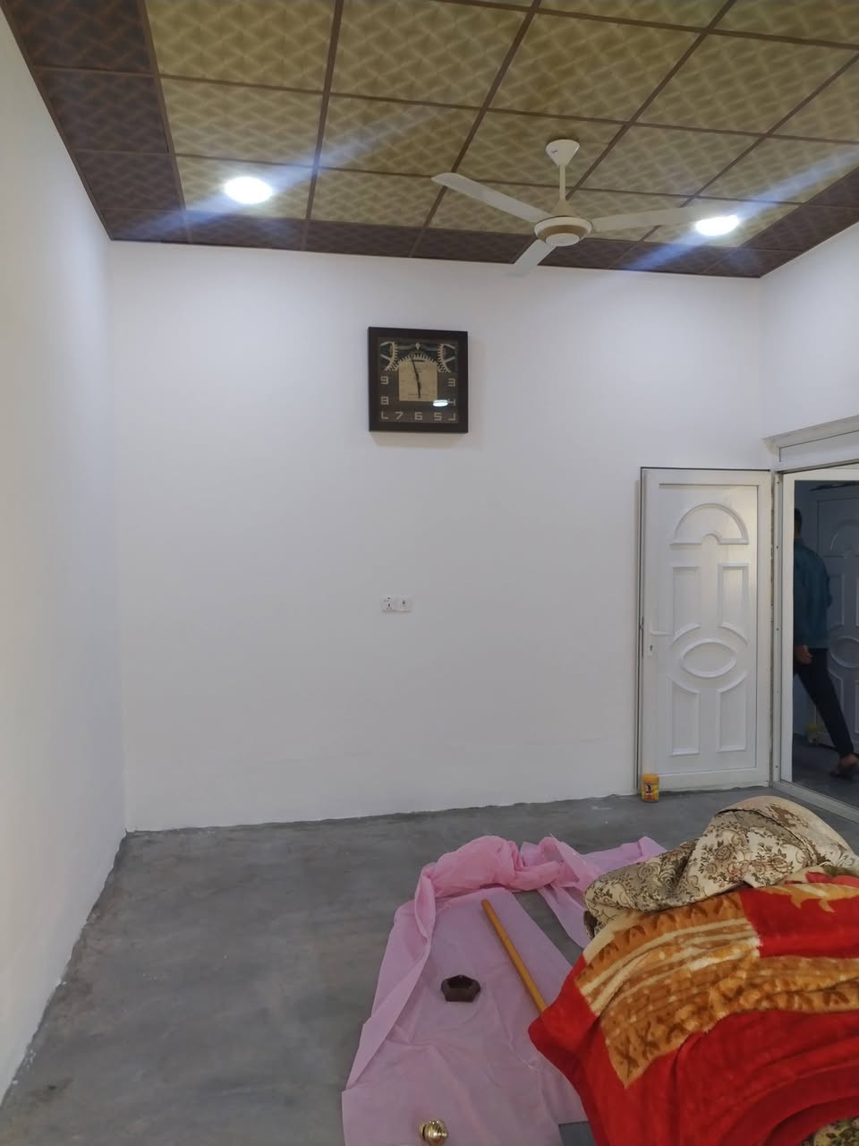 صباغ متفرغ شغل هندسي سعر مناسب رقمي *********** بي واتساب
اصبغ كل شي حته سقف ثانوي فلانكوت حديد خشب جدران داخل خارج باسعار مناسبه وشغل مظبوط مع تصليح
