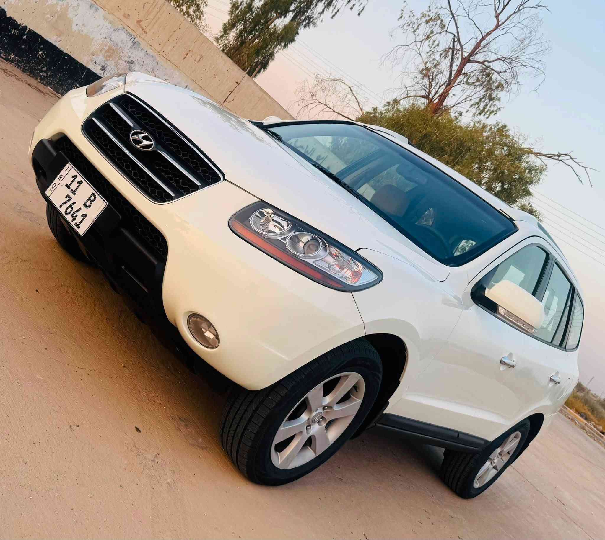 #_للبيع_فقط❤️
------------
(( هونداي سنتافيا 2009 خليجي ، فول مواصفات ، ماشية 125 الف ، محرك V6 ، رقم بغداد بأسمي ، مكفولة من الصبغ ، تبديل قطعة نفس اللون أصلي شركة ، نظيفة جداً داخل و خارج ))🌹
:
#_السعر / 130 ورقة💰
:
#_للإستفسار / *********** ☎️
------------------------------
