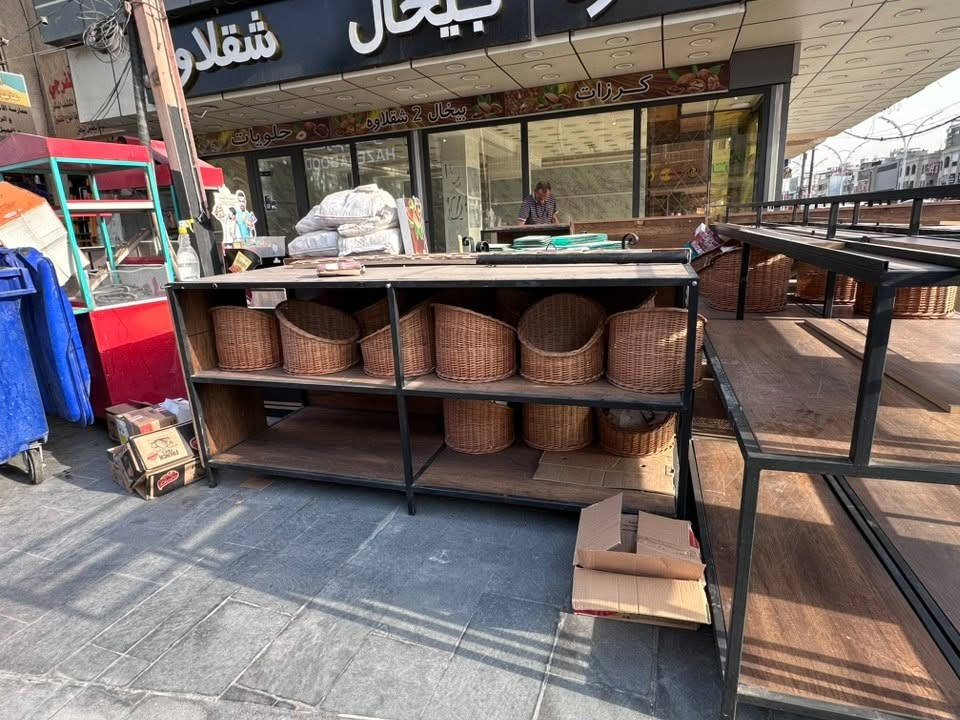 مكلف بالنشر 
مكلف بالنشر

🔥 فرصة لا تعوّض لأصحاب المحلات والبقالات 🔥

للبيع ميوزة مع رفوف خاصة لعرض الكرزات والحلويات بحالة ممتازة وجاهزة للعمل مباشرة.

✅ تصميم مرتب وجذاب يبرز البضاعة ويزيد من جمالية المحل.
✅ مناسبة للبقالات، السوبر ماركت، الأكشاك، ومحلات الحلويات والمواد الغذائية.
✅ استخدام نظيف وحالة ممتازة، ما تحتاج أي صيانة.

وايظا عرباين للشامية وللذرة 
📍الموقع: (المنصور)
📞 للاستفسار اتصل على: (‭***********‬)
