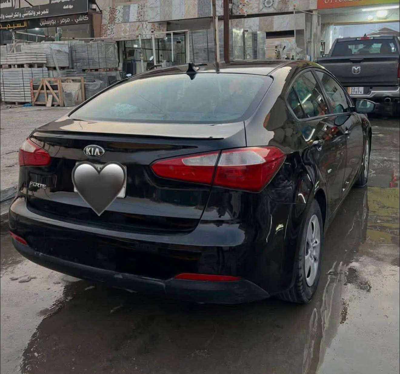 فورتي 16امريكي حادثها نص البنيد والجاملغ الأمامي رقمها ديالى السيارة شادلها منضومة تبريد جديدة تبريدها ثلج 103 وبيها مجال العنوان بغداد الغزالية ***********
