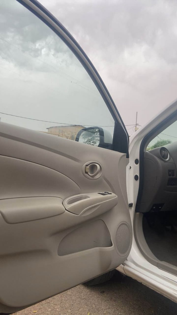 نيسان • ٢٠١٨ • بدون بويه