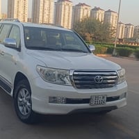 لاندكروز GXR • ٢٠١١ • بدون صبغ