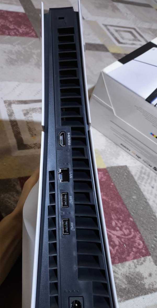 جهاز PlayStation 5 Slim (نسخة أقراص CD) - امريكي 1تيرا مع جميع ملحقاتة
للبيع: جهاز PlayStation 5 Slim (نسخة أقراص CD) - الإصدار الأمريكي

: بلاي ستيشن 5 سليم (PS5 Slim) مع محرك أقراص (Disc Edition) - إصدار أمريكي. 

الحالة: مستعمل بحالة ممتازة جداً وكالجديدة، خالي من أي عيوب.

الملحقات المرفقة: 

يد تحكم أصلية DualSense.

كرتون الجهاز الأصلي بجميع ملحقاته (سلك الطاقة، سلك HDMI، وسلك الشحن).
اقبل مراوس pc

المكان: [البصرة/ابو الخصيب]

السعر المطلوب: [760] بيه مجال

للتواصل: [***********]
