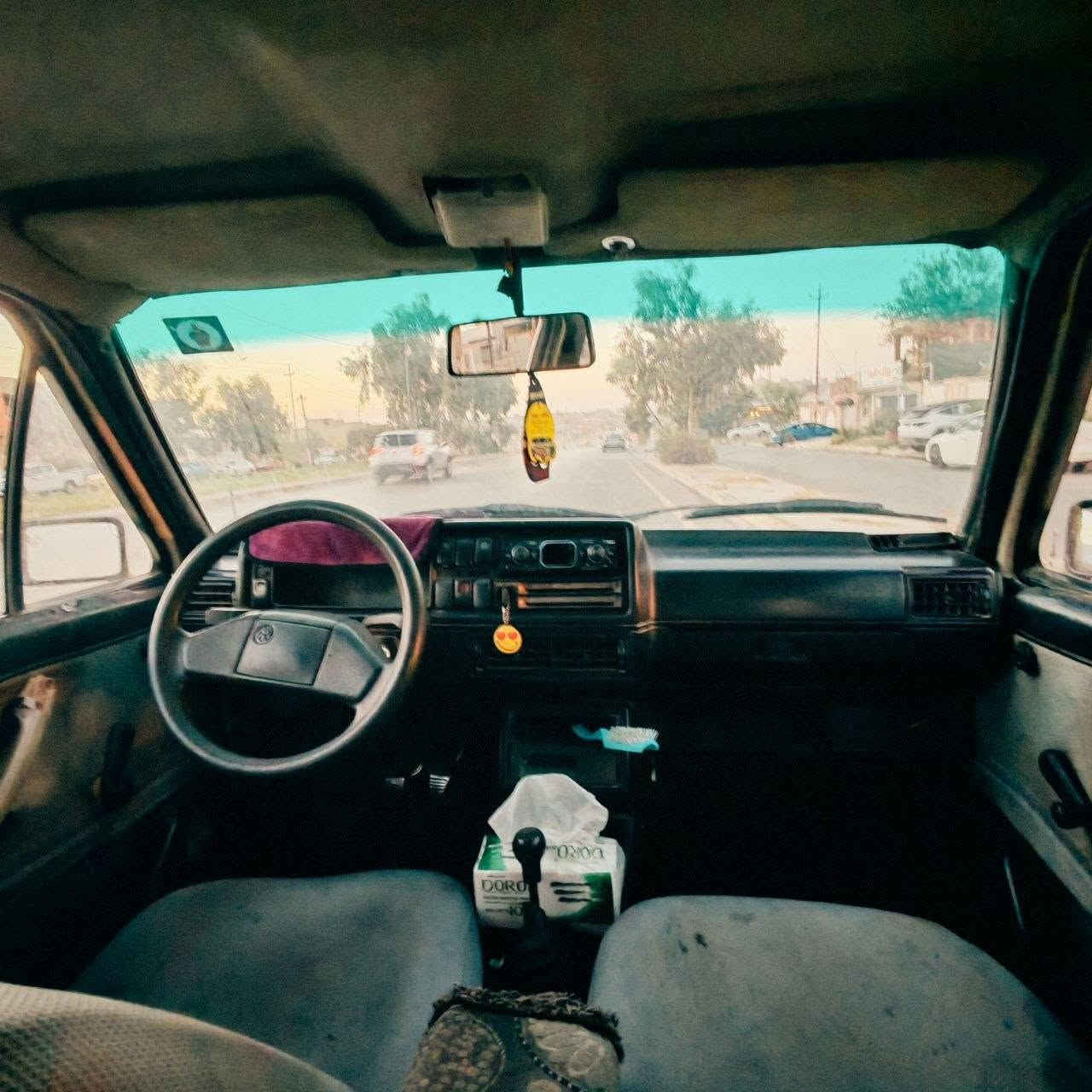 سلام عليكم كولف 1986 للبيع  محرك 08 بي بدايه صرف باتري جديد تواير اجدد كربون بانزين بيه رقم مصطرا جديد السيار جاهز وبسمي عنوان الموصل 17 تموز السعر 22 وبيه مجال ***********   ***********
