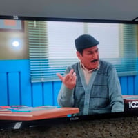 شاشة 32 بلا نت جديدة استعمال قليل 70 بيها مجال  واتساب 07887964411