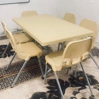 ميز طعام • ٥كراسي • صبورة جديدة
