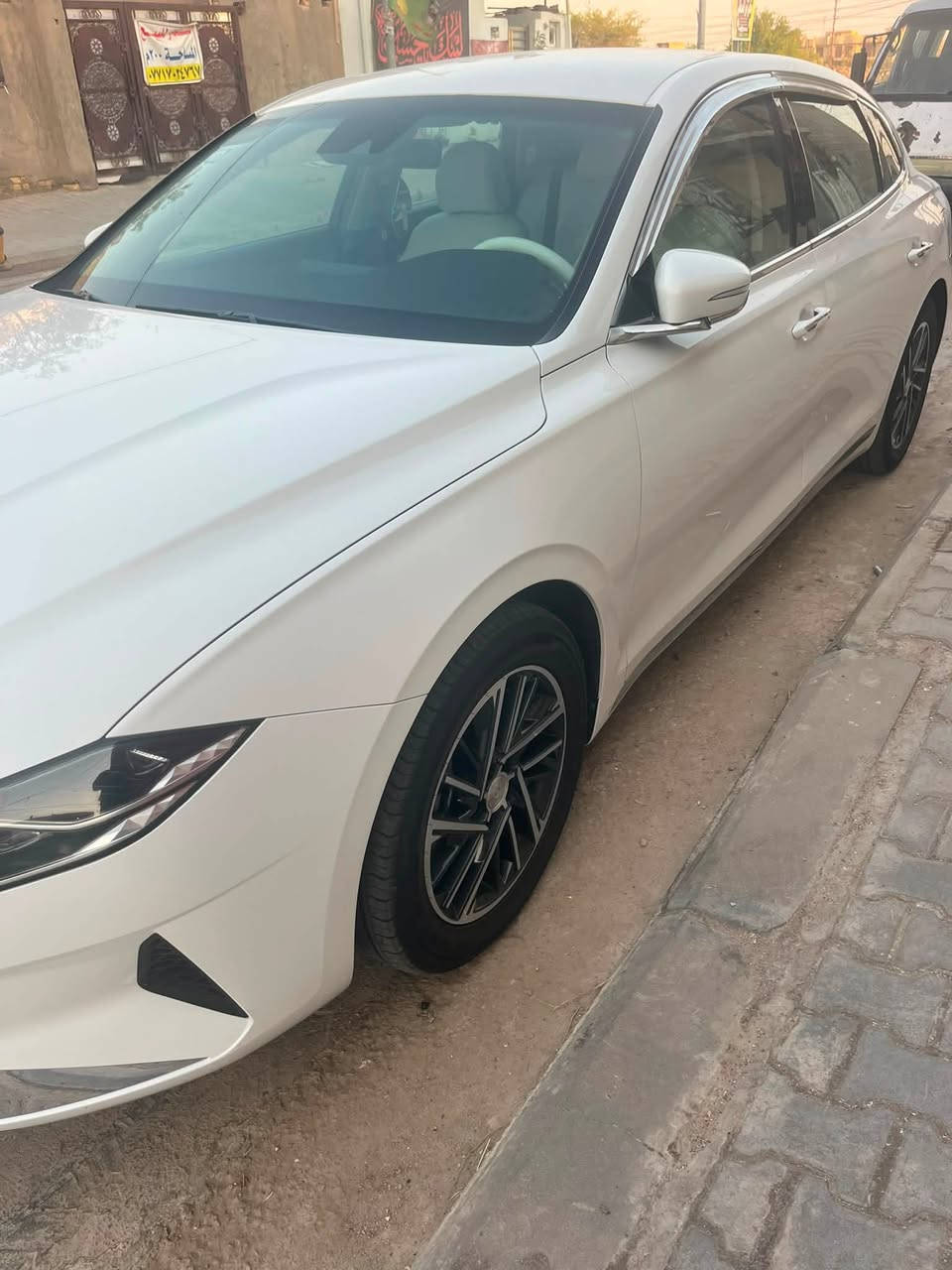 ازيرا 2023 للبيع وارد كوري فول مواصفات ما عدا الفتحة
💸السعر 220 بي مجال قليل 
للأستفسار 

*********** فقط واتسأب 

او الاتصال ***********
