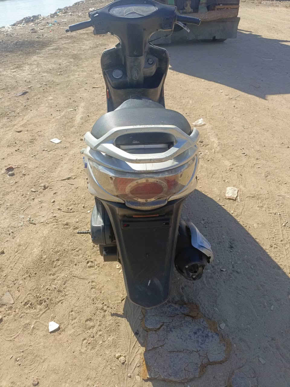 دراجه كامكو جي فور للبيع دراجه بيها خيط تبخير السعر 200 وبيها مجال بسيط الناصريه مركز ***********
