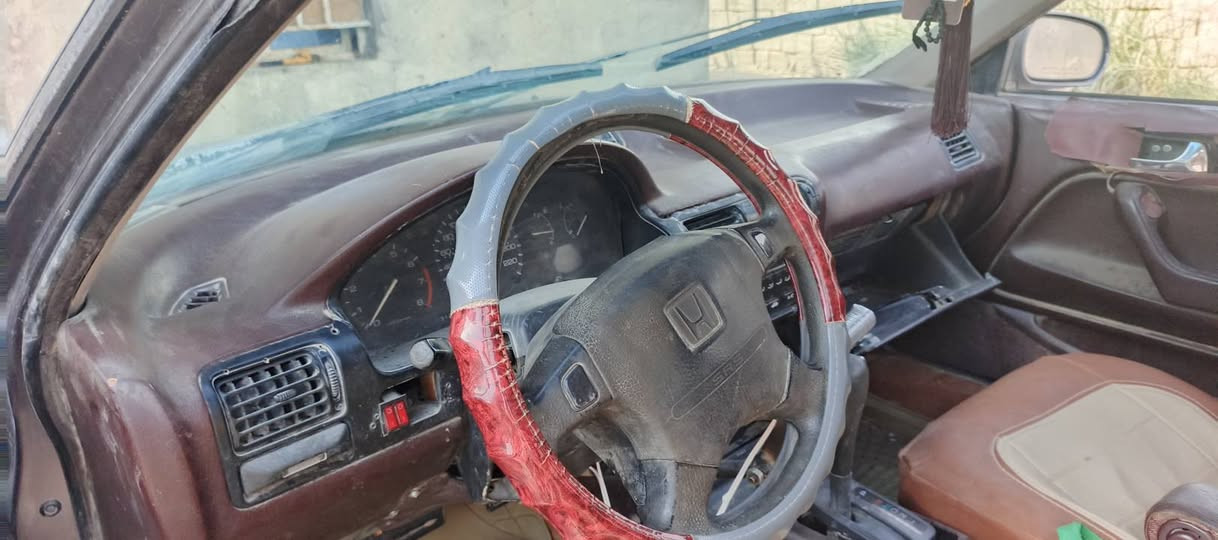 هوندا اكوارد ١٩٩٢نجف انكليزي باسمي كير ومكينة كورلا تحويل مباشر ٣٠وبيها/***********
