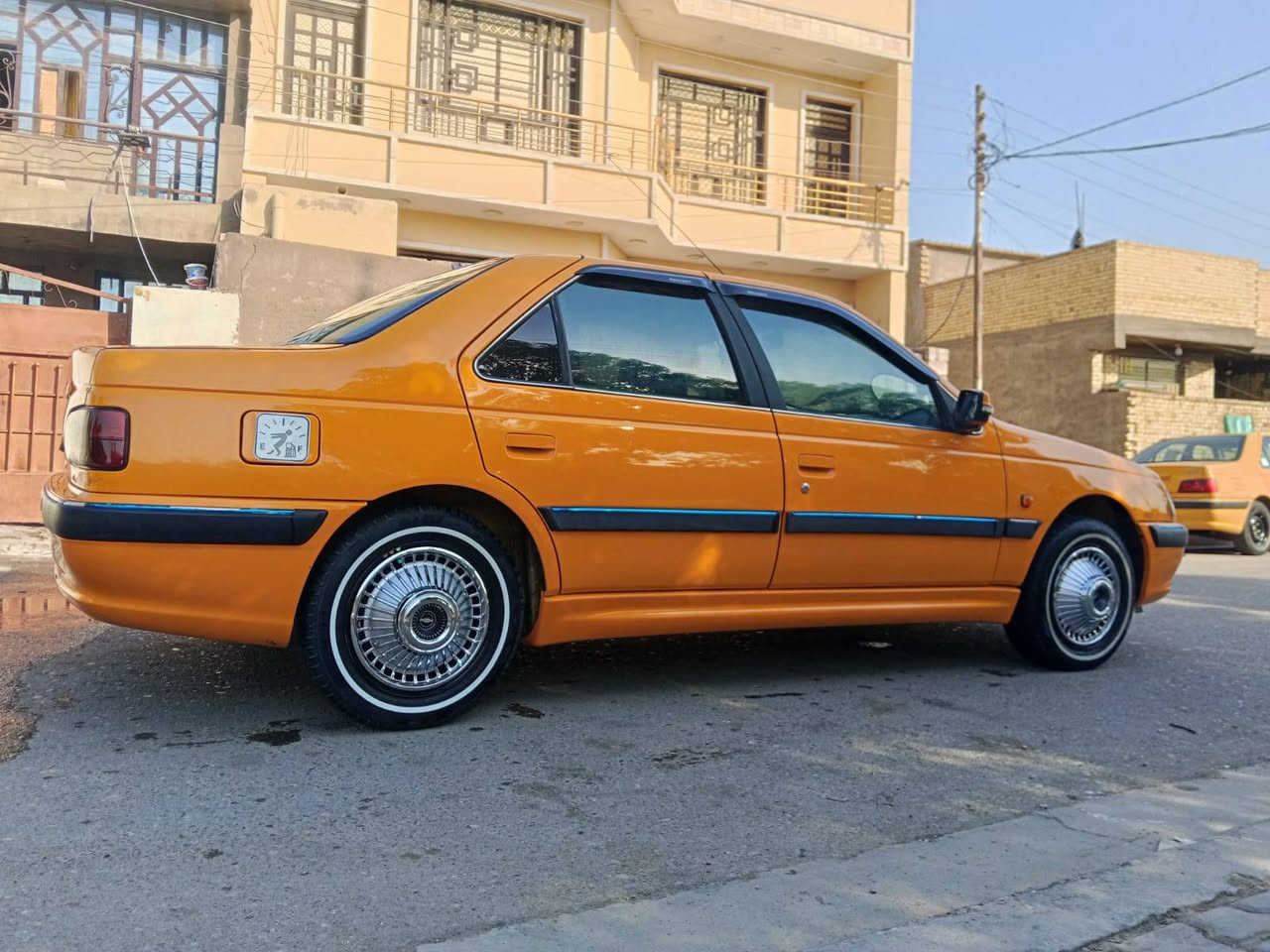 سلام عليكم
سياره بيجو بارص للبيع موديل2020
 انكليزي مصفره
تحويل مباشر 
سياره كامله مكمله مابيه اي نقص..؟
مكينه كير تبريد مكفول
ميكانيك سياره كله مكفول
سياره عليه تخم تاير جديد خط ابيض
صدره بعده بحالت وكاله
غرفته مدوشه عام 
سياره  بانزين⛽⛽
سنتر لوك بلادي 
سياره شاشه وكامره خلفيه
مكاني بغداد سعره68بيه مجال 
***********
