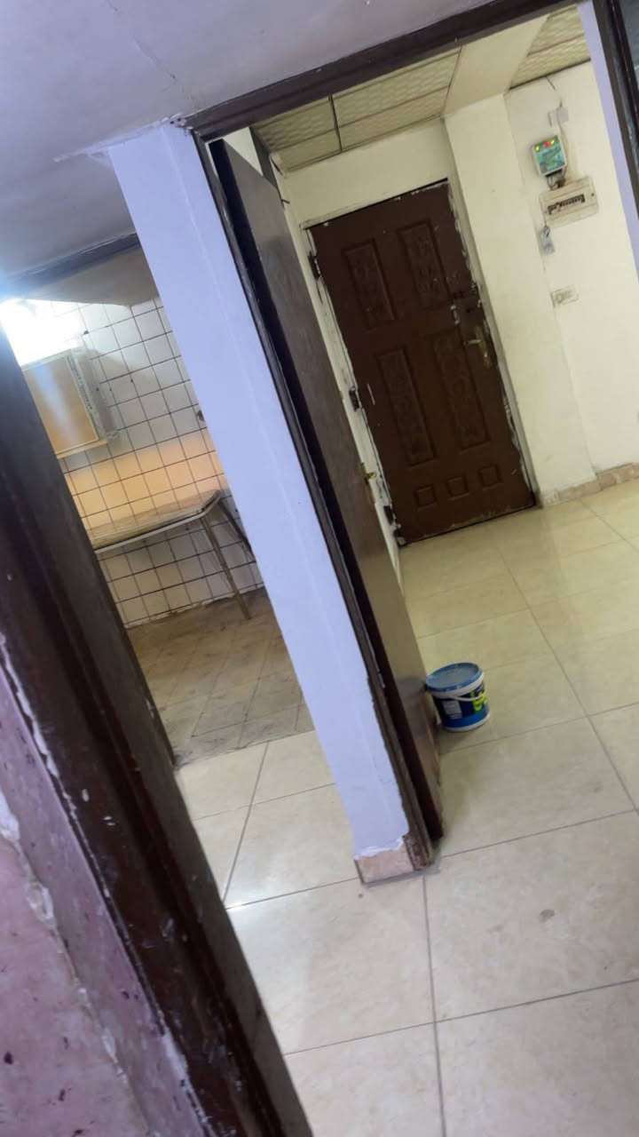 بدل ما تشتري بالزراعي اخذ هاي الشقة طابو بسمك وارخص من الزراعي ..غرفتين وصالة مع مكيف وندوز شغال.. يحتاجلها شوية ترميم في مجمع 6 خلف مدينه الالعاب ..موقع ممتاز قريبه جدا على الشارع العام وقريبه من المدارس والمواصلات 
*********** يتوفر واتس اب ومازنجر

