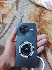 بوكو f7 برو  ذاكره 512 بطاريه 96  نضيف كامل ملحقات معروفه مواصفاته مكا...