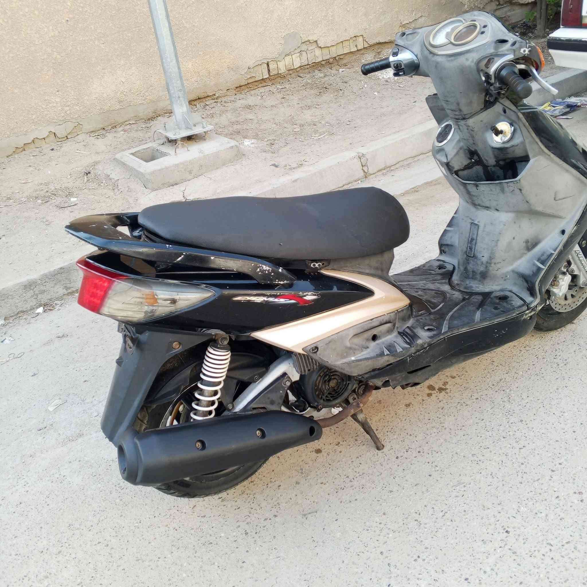 سكنس فحل نوزل كوري خطين اي نقص مابيها درجه مختمه ختم واحد كله شغاله وبلادي لسعر 700 لعنوان بغداد لمشتل ***********
