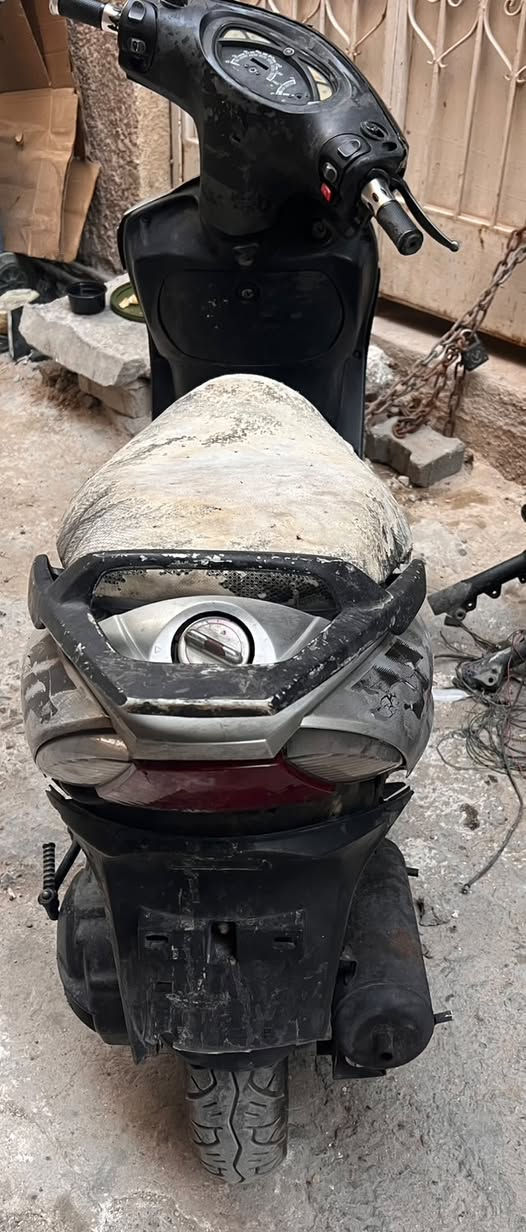 سلام عليكم شباب دراجه ماكس 140 دراجه شغاله كلها
كهربائيات شغاله  نضافه كدامك بل صور.  اي استفسار اتصال 

 ***********

مكاني بغداد الاعظمية
