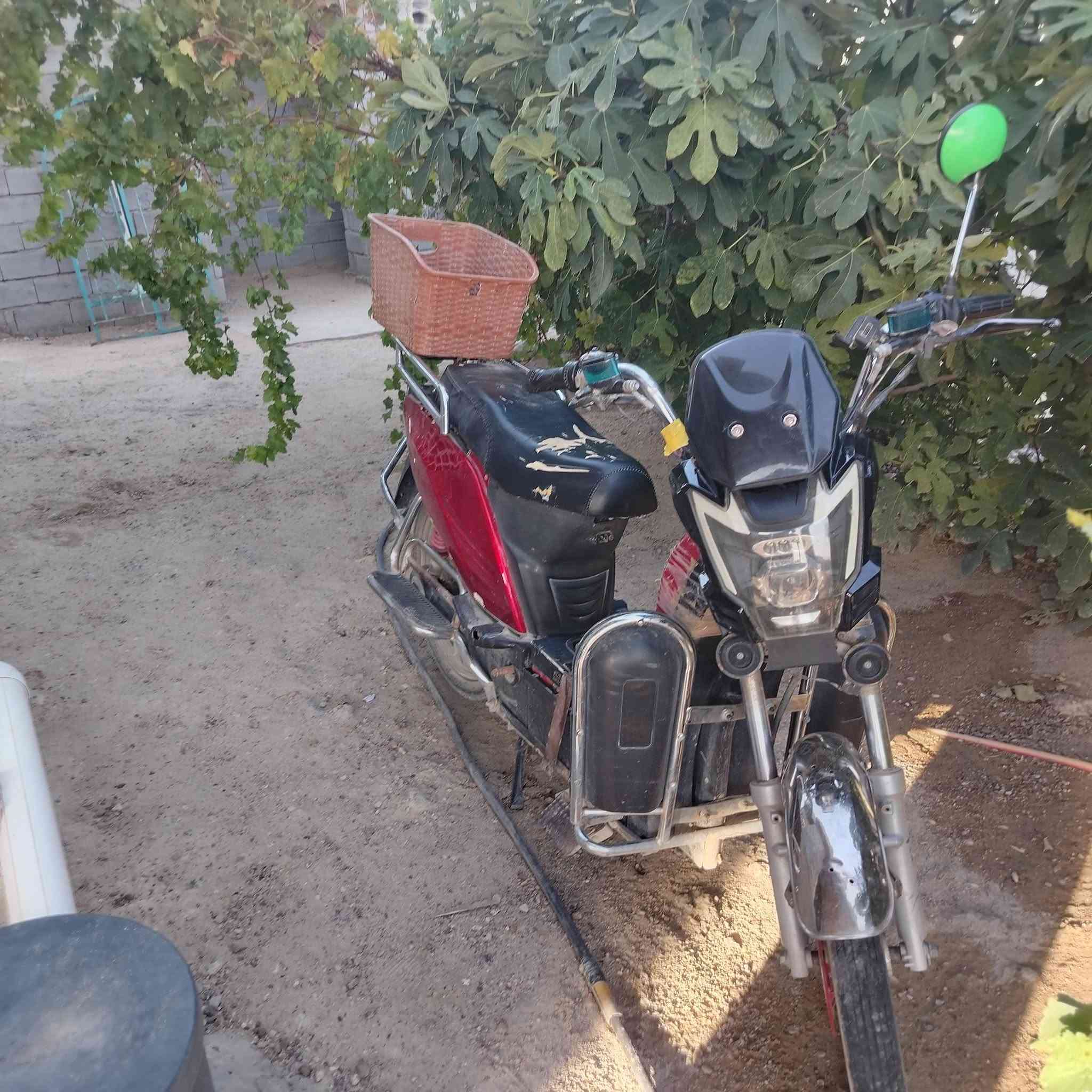 سلام عليكم البيع موطور البطاريت يقرا 11 تشغيل من بعد السعر 425بيه مجال رقم ***********
