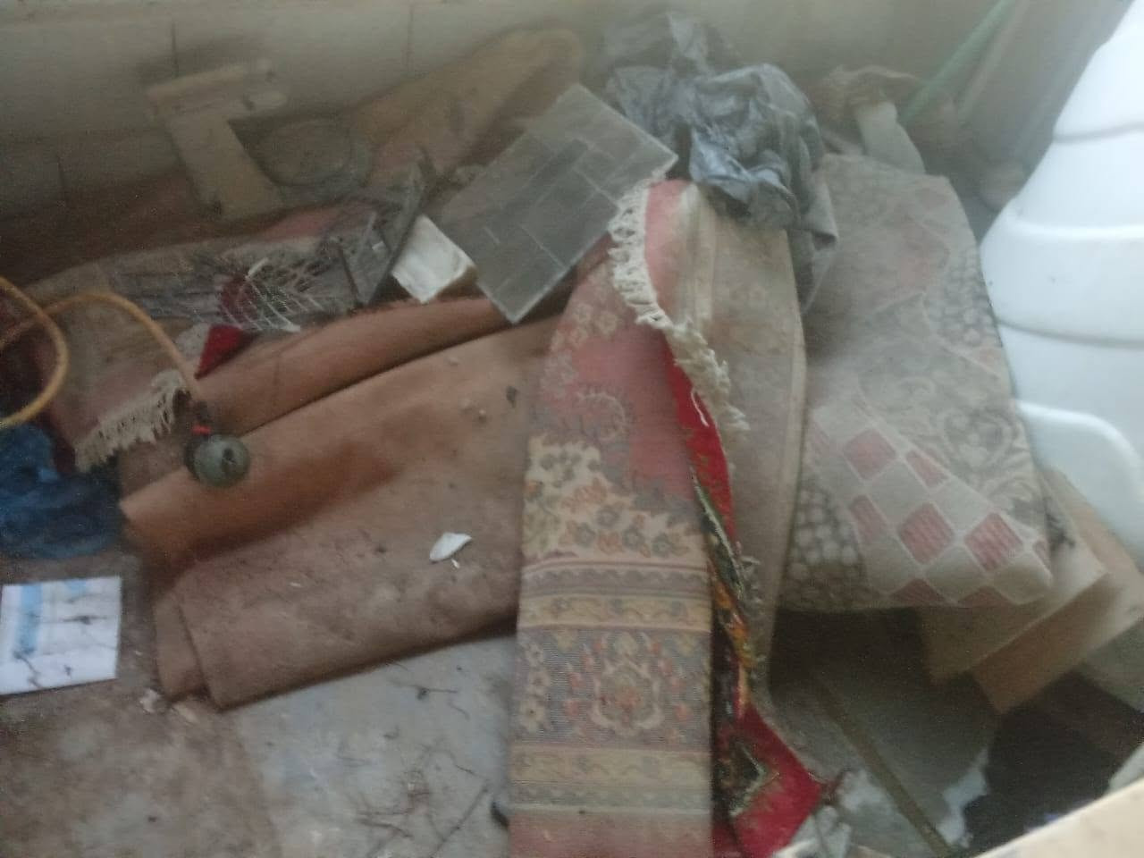 غراض للبيع كلهن شغالات بس رادلهن تنضيف عن التراب كلهن ب٧٥٠ وينباعن مفرد الطباخ وياه عيون كامله ومنضم  للاستفسار*********** رقم  راعيهن وكلولة من طرفي
