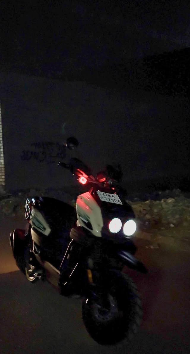 دراجة للبيع Keeway 170cc.
المحرك 170cc، نظيف وشغله ممتاز، والكاربريتر نظيف والدراجة تشغيلها مرتب. ماشية فقط 11 ألف كم.

الكشر نظيف جداً ومرتبة وما بيها شخطات أو ضربات، وحالتها تبين بالفحص والتجربة.

الدراجة بعدها بضمان شركة عجلة الخليج، 

العيب الوحيد: الإشارة الخلفية بيها كسر ، غير هذا الدراجة ما بيها شي يُذكر.

رقم أربيل
الدراجة باسمي
تحويل ثاني يوم
فحص وتجربة للجادين

📞 ***********

السعر: مليونين و250 الف دينار
