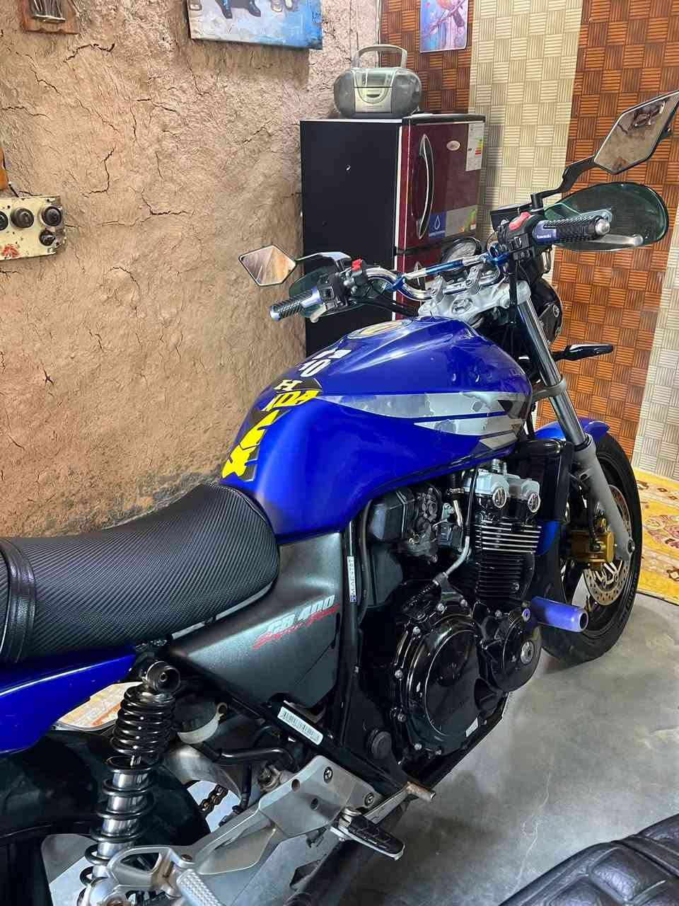 هوندا CB400 سوبر فور
درجة كفالة مكينة ما مفتوحة والباقي واضح بل صورة بدون ارقام مكفولة من السرقة والعشائر مال جناي السعر1900 اي معلومة هذة رقمي ***********
