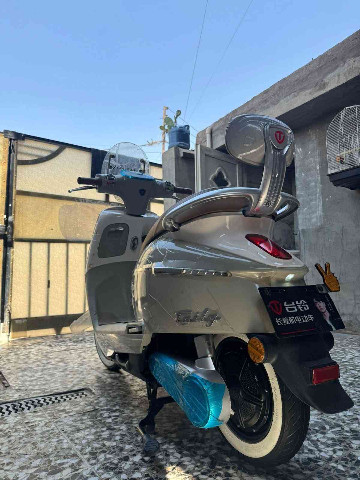 دراجه كلاسك باريس  موديل 26 شركه تالج جديده لك مكفوله من كلشي ست بطاريات   فول مواصفات جيس بعده عليه  سعر 850  مكاني بغداد الامين رقمي  ***********
